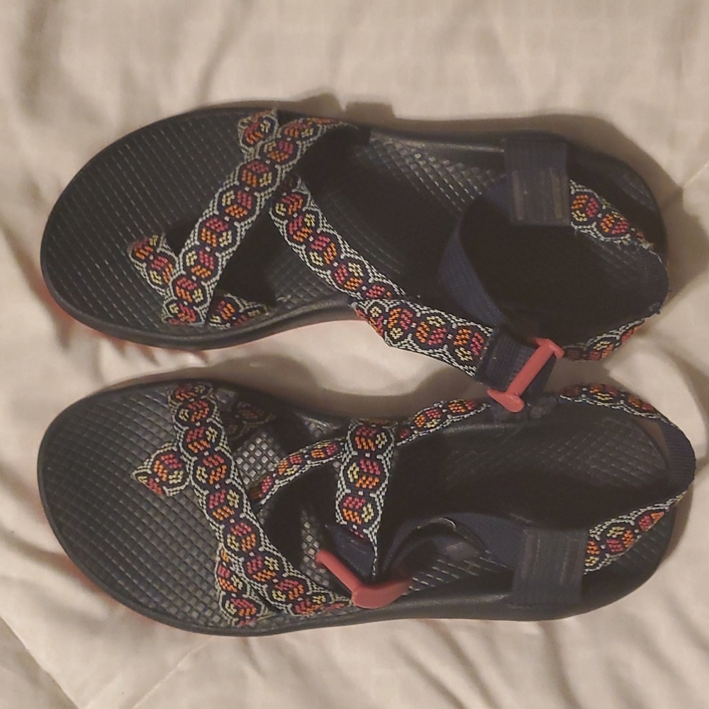 Womens Chacos size 8 Blue Peace